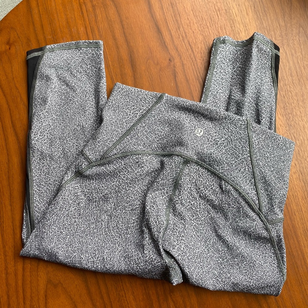 Lululemon leggings size 6